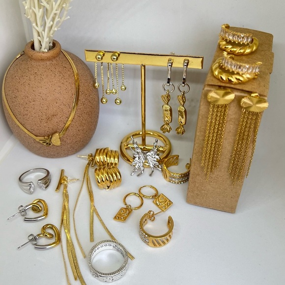 Earrings‎ - Picture 3 of 3